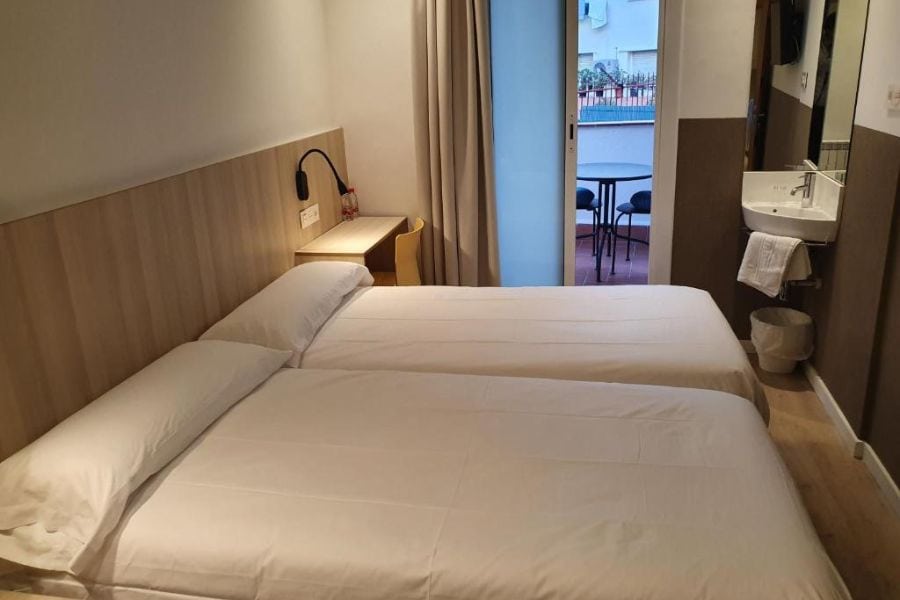 מלון Hostal Conde Güell