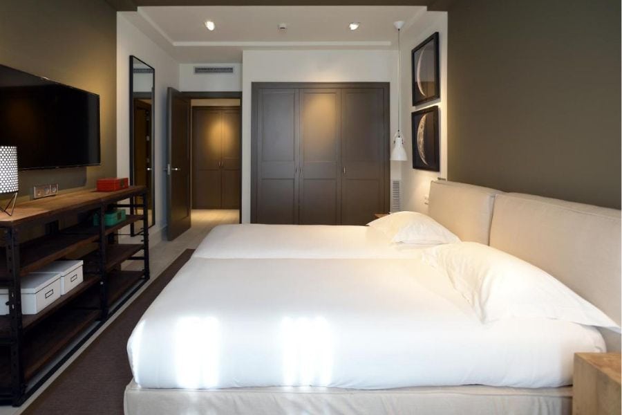 מלון Midtown Apartments