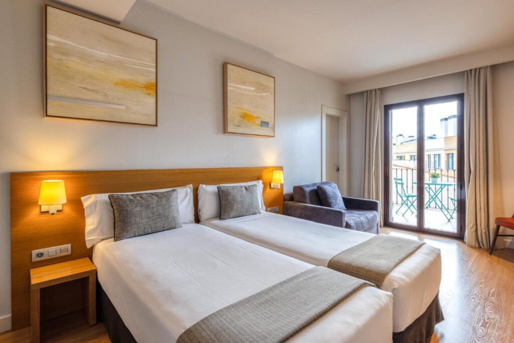 מלון Hotel Arc La Rambla