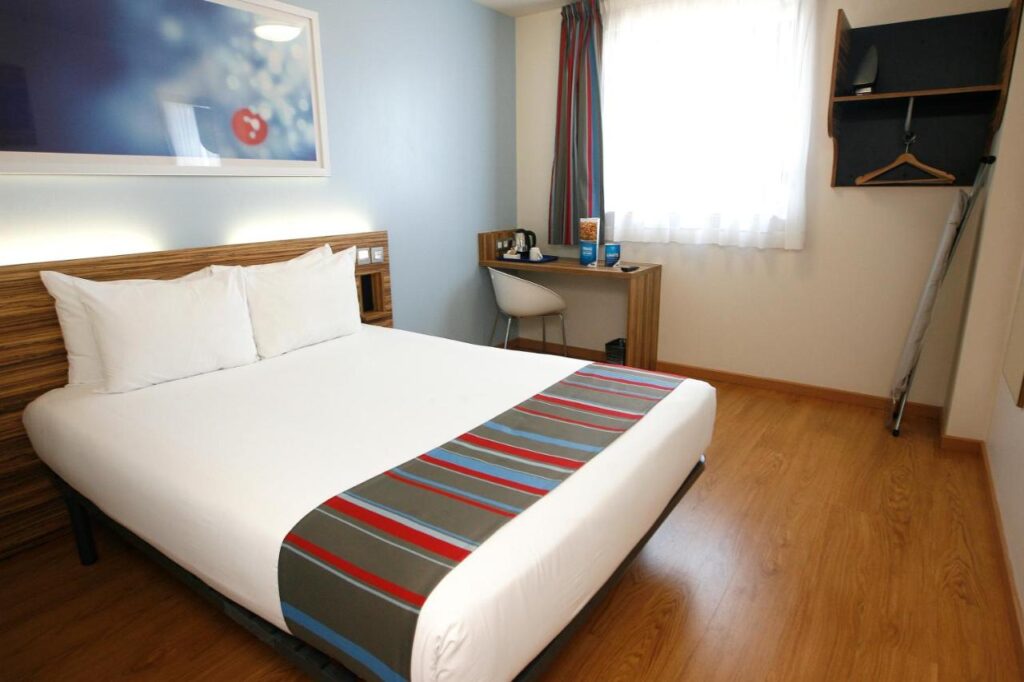 מלון Travelodge Barcelona Poblenou